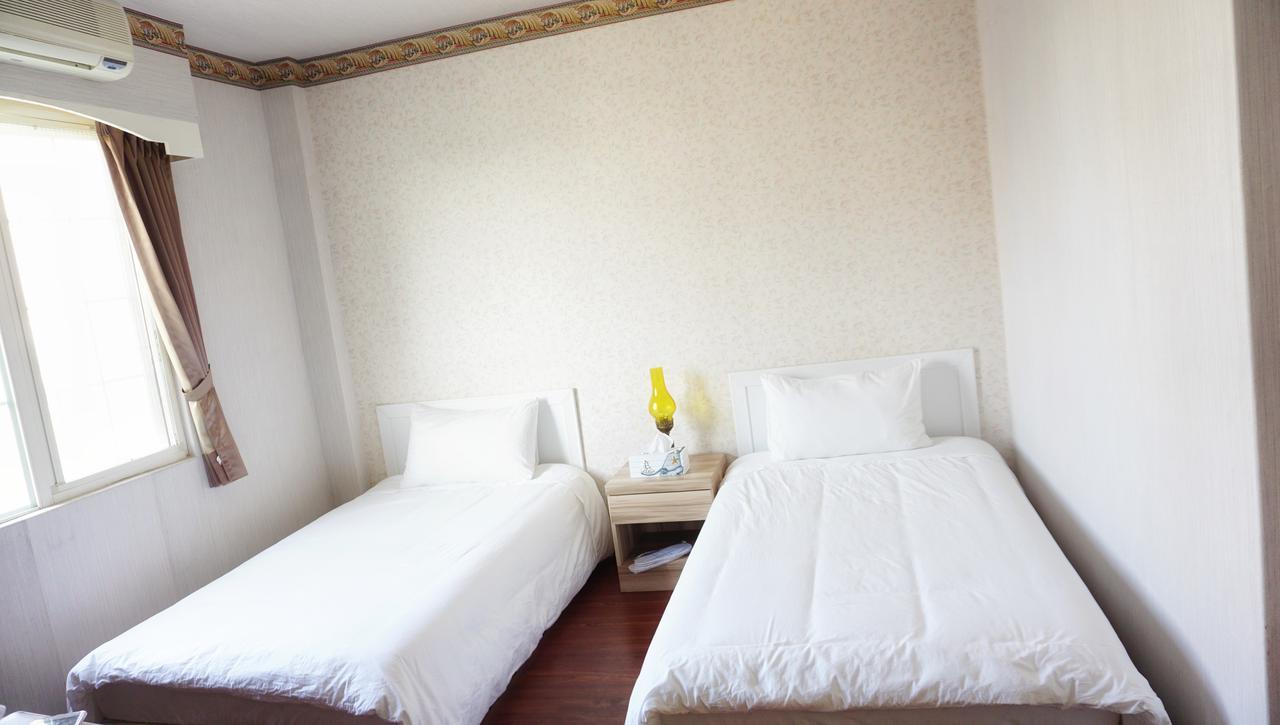 レッド ルーフ B&B 金湖鎮 エクステリア 写真